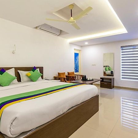 מלון Kochi Treebo Trend Airport Avenue Plaza Cochin Airport מראה חיצוני תמונה